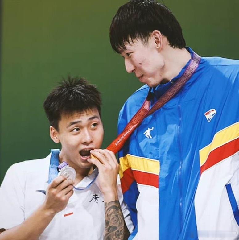 赵睿进入自由球员名单后首钢会认领并签下C类合同，有读者询问其它俱乐部能否用D类合