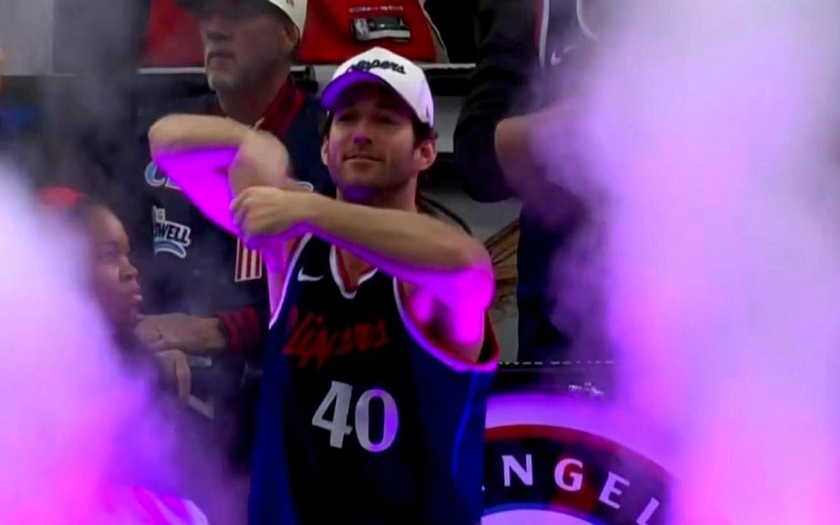 我跟你说，有那么一瞬间，我真想关电视睡觉了。看了三节半，那叫一个憋屈。满脑子都