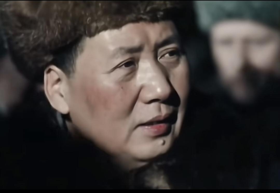 历史老照片分享1949年12月16日毛主席访问苏联时的活动影像。