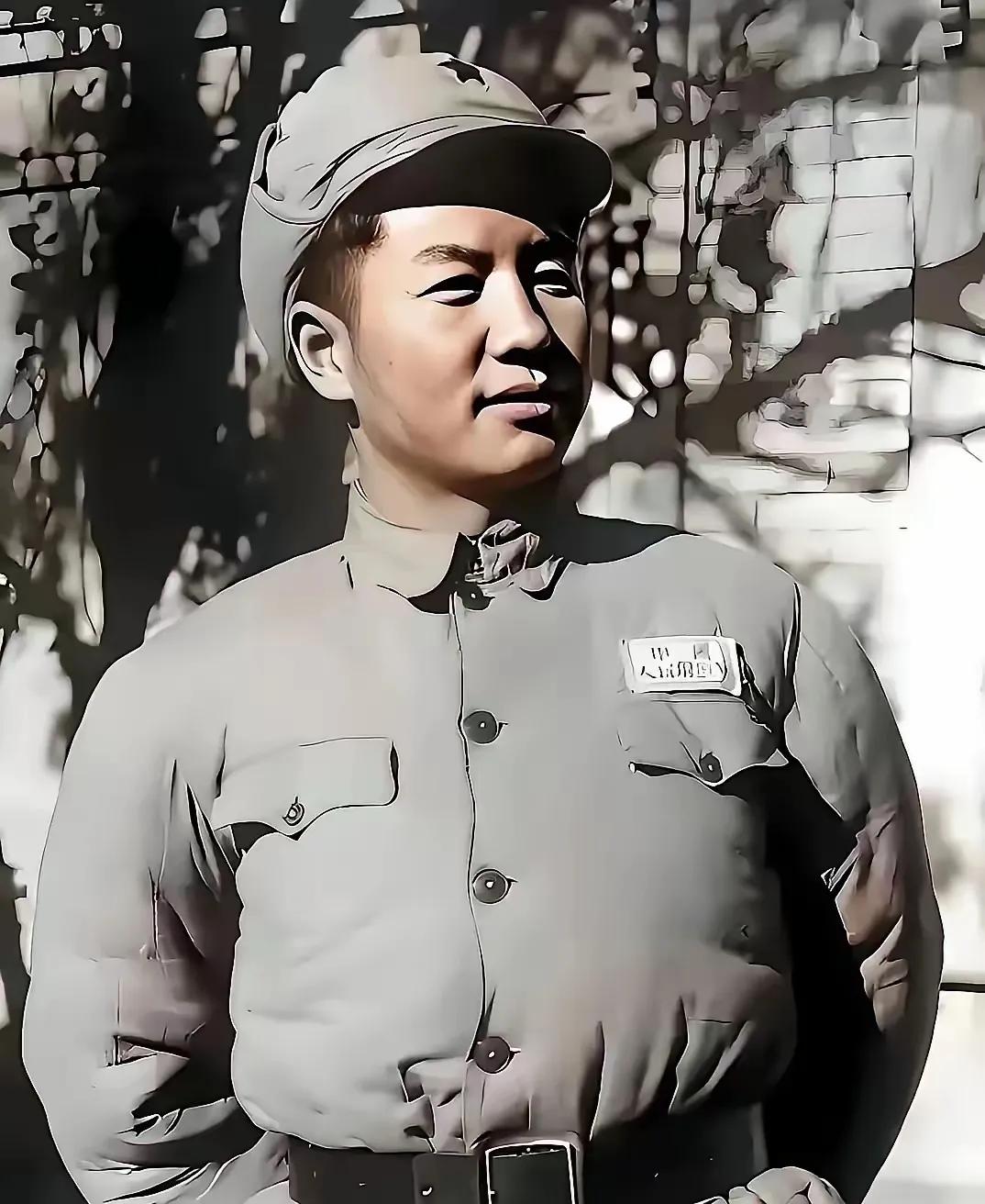 1943年深秋，狼牙山上发生了惊险的一幕！当时八路军将领杨成武正发着高烧，还带着