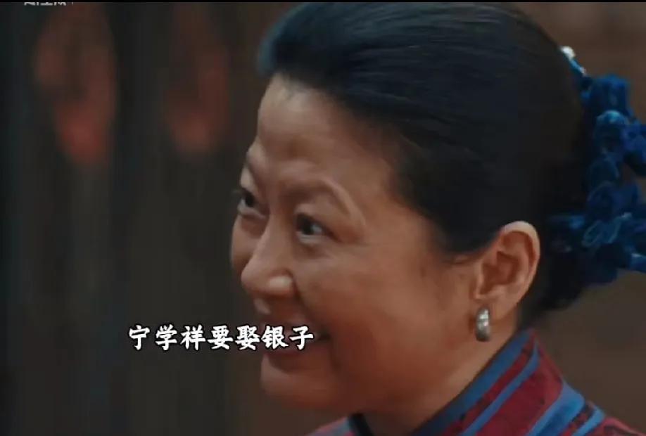 看#生万物#这剧真的忍不住揪心——铁头怕不是真欺负傻桃了吧？看这走向，好像就银