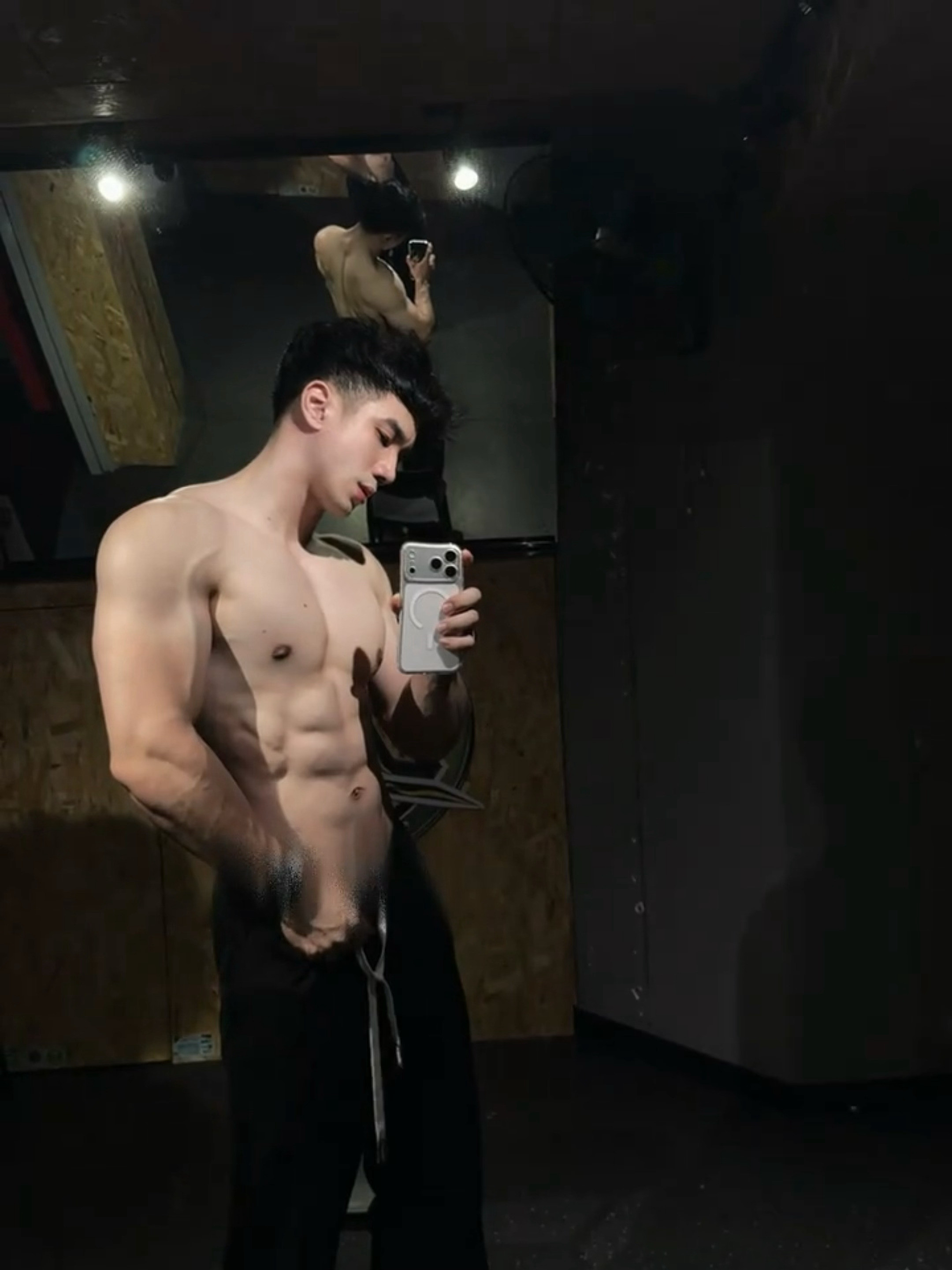 这腹十年的功力你拿什么挡