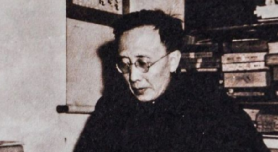 1956年，在郭沫若、吴晗的强烈要求下，国家同意了挖掘万历皇帝的陵墓，谁料，打开