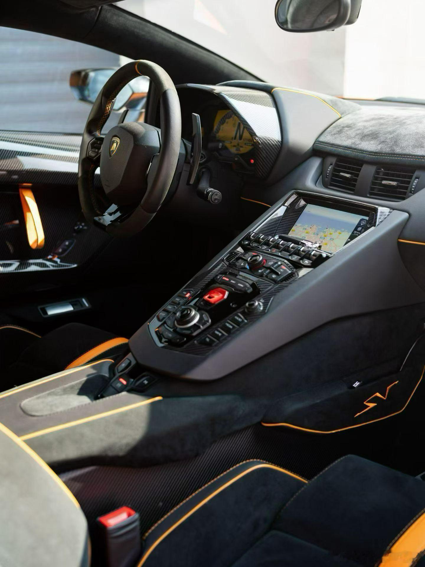 兰博基尼Aventador750-4SV16年上牌安全行驶了14000公里橙