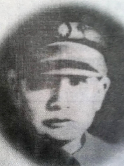 1942年，军统少将赵理君杀了中统的人，依仗戴笠撑腰，竟叫嚣道：“蒋鼎文这蠢货！