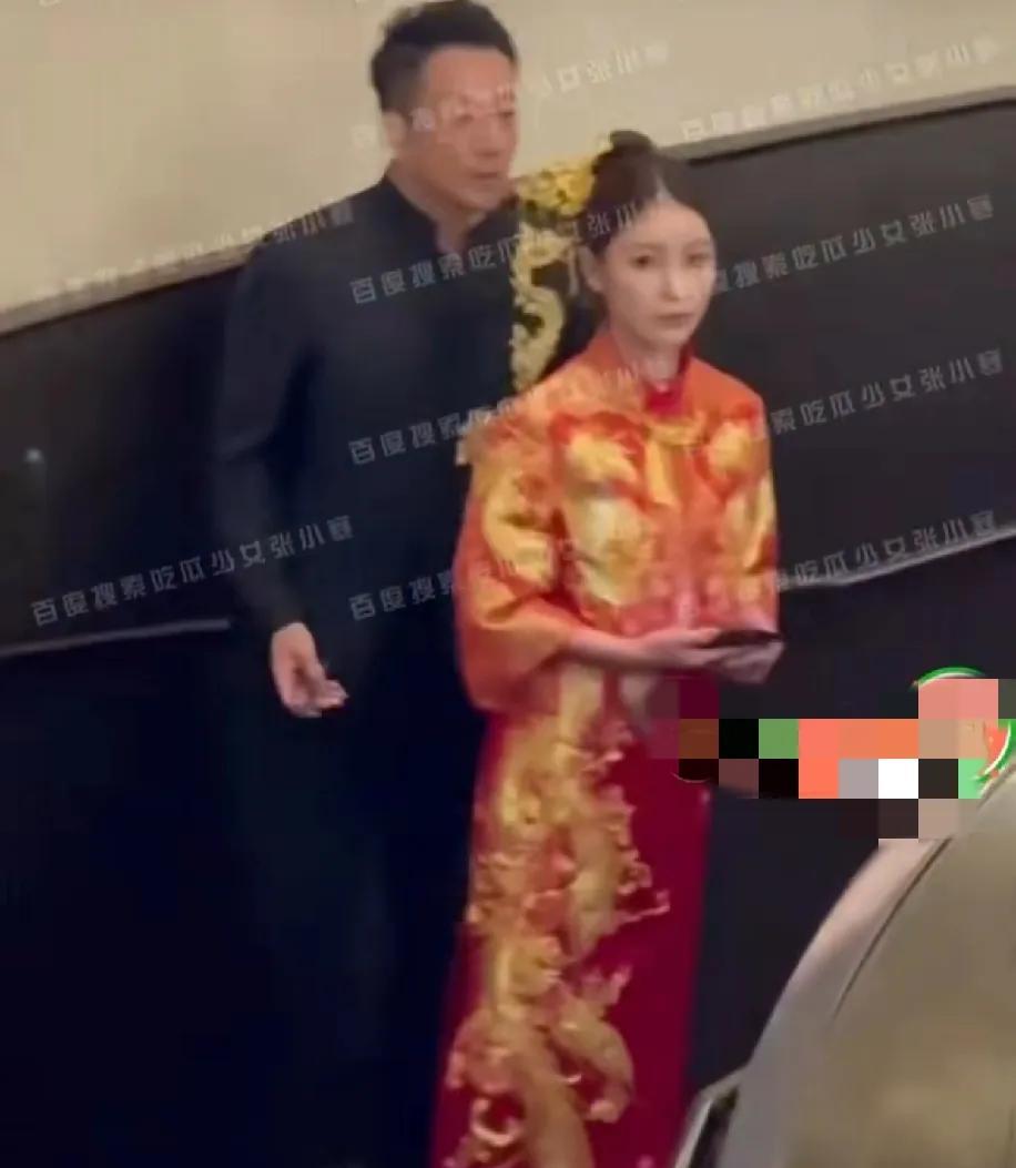 汪小菲和马筱梅婚礼上3个没想到！1、没想到汪小菲和马筱梅穿的不是网传的西装和高