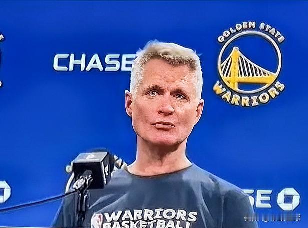 勇士主帅科尔总算认清现实了！今日，科尔接受媒体采访谈到球队的现状时表示：“对