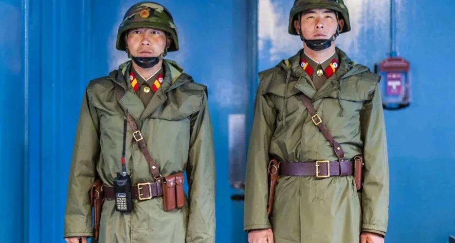 1名朝鲜士兵越过朝韩分界线进入韩国10月19日，韩国军方在中部地区的军事分界