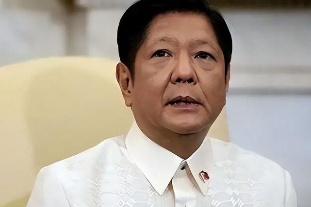 签完反华声明，马科斯访日画上句号，不足1天，解放军准时下通牒。签完反华声明，马科