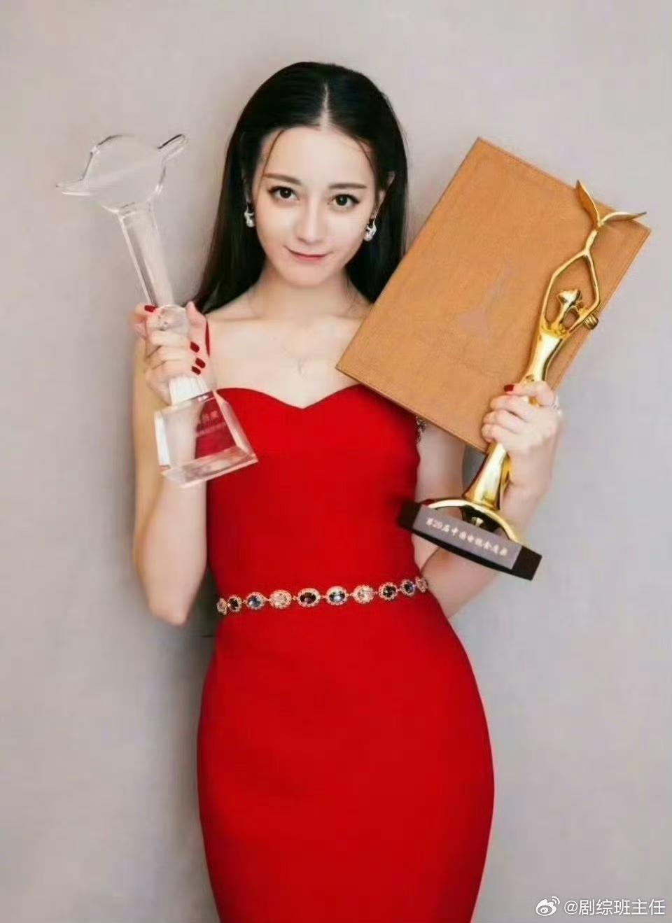 迪丽热巴金鹰视后含金量被重新热议提起90花主流视后标杆，迪丽热巴当年拿下的