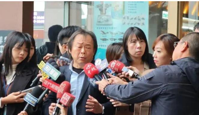 受访被新党讽“你爸叛徒”　王世坚叫嚣“签生死状”：随时摆好擂台绿委王世坚今（