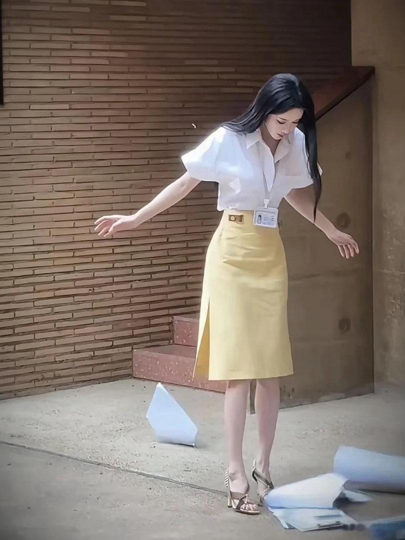 孟子义捡个东西都能上热搜，果然颜值就是流量密码。​​​