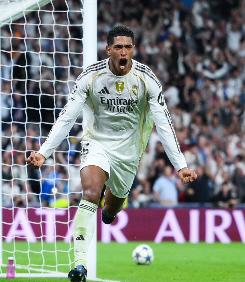 真心觉得贝林厄姆一直走错了发展路线。他不该硬顶二前锋、进攻核心的打法，执着刷