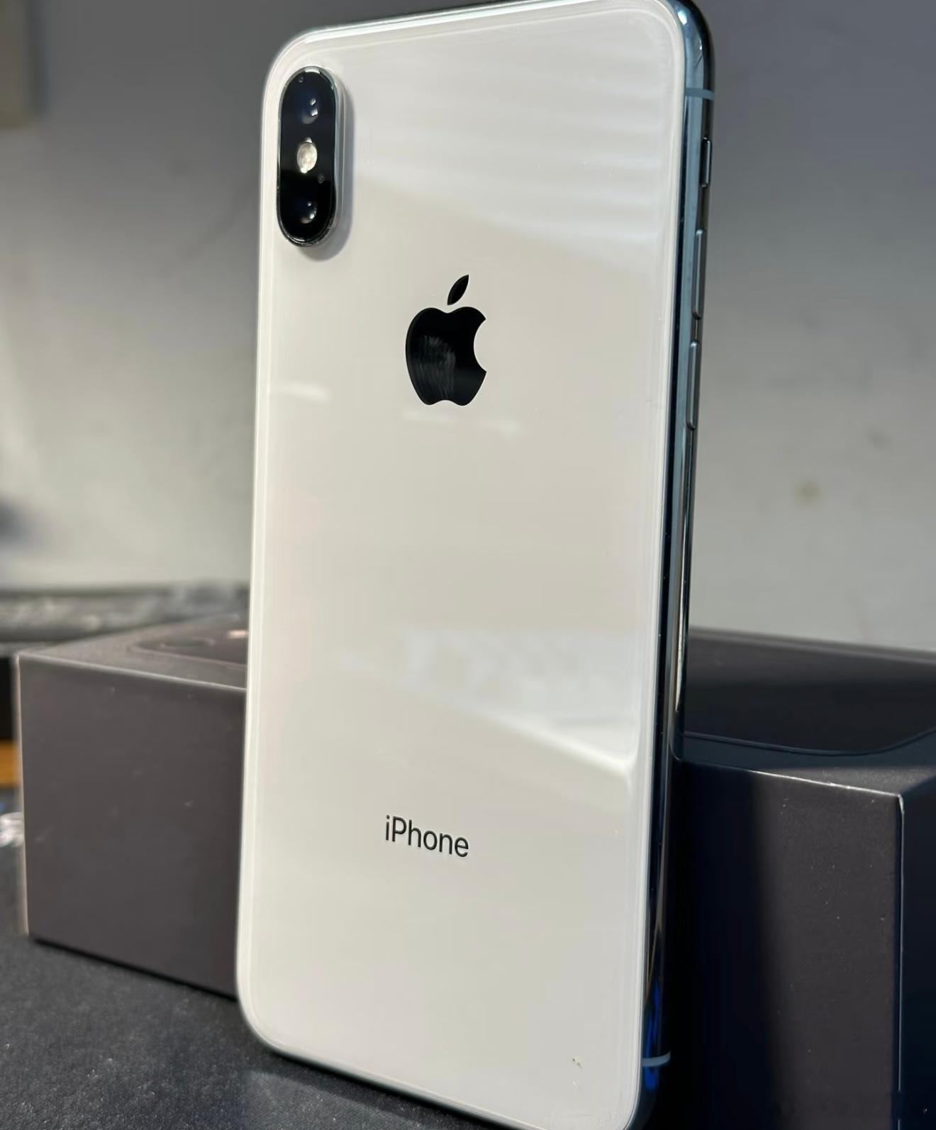 iPhone手机可以用多少年其实只要续航不崩，对手机没有太高的要求，完全可以一