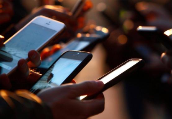 坏消息来了，这次谁也躲不掉！你的钱包又要大出血了。就在下个月，手机价格将迎来