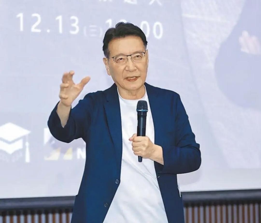 美国竟公然叫嚣“台湾地位未定”，这不是睁眼说瞎话嘛！赵少康直接霸气回怼，二战胜利