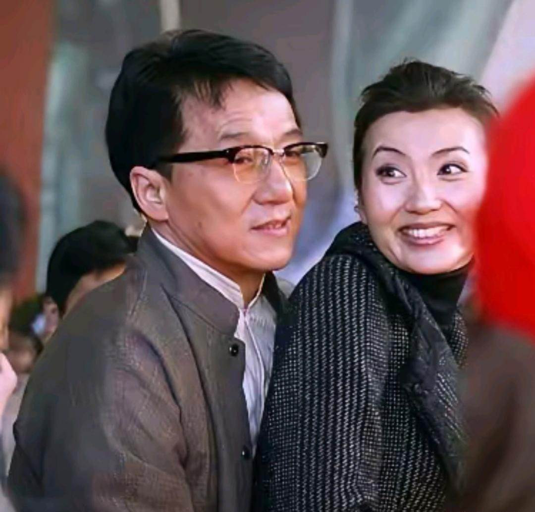 2007年成龙和陈好，这是在拍什么电视剧吗？