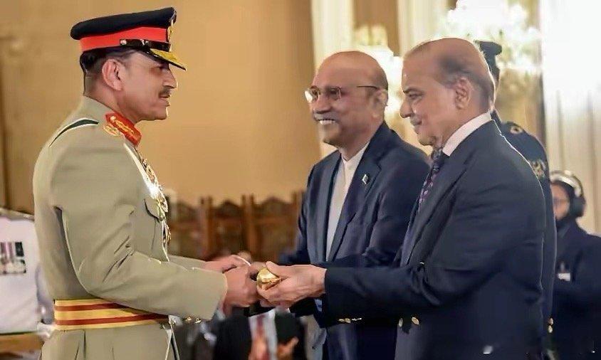 巴总统总理双双向军方低头，穆尼尔集权引担忧巴基斯坦总统府发布声明，总统扎尔达里已