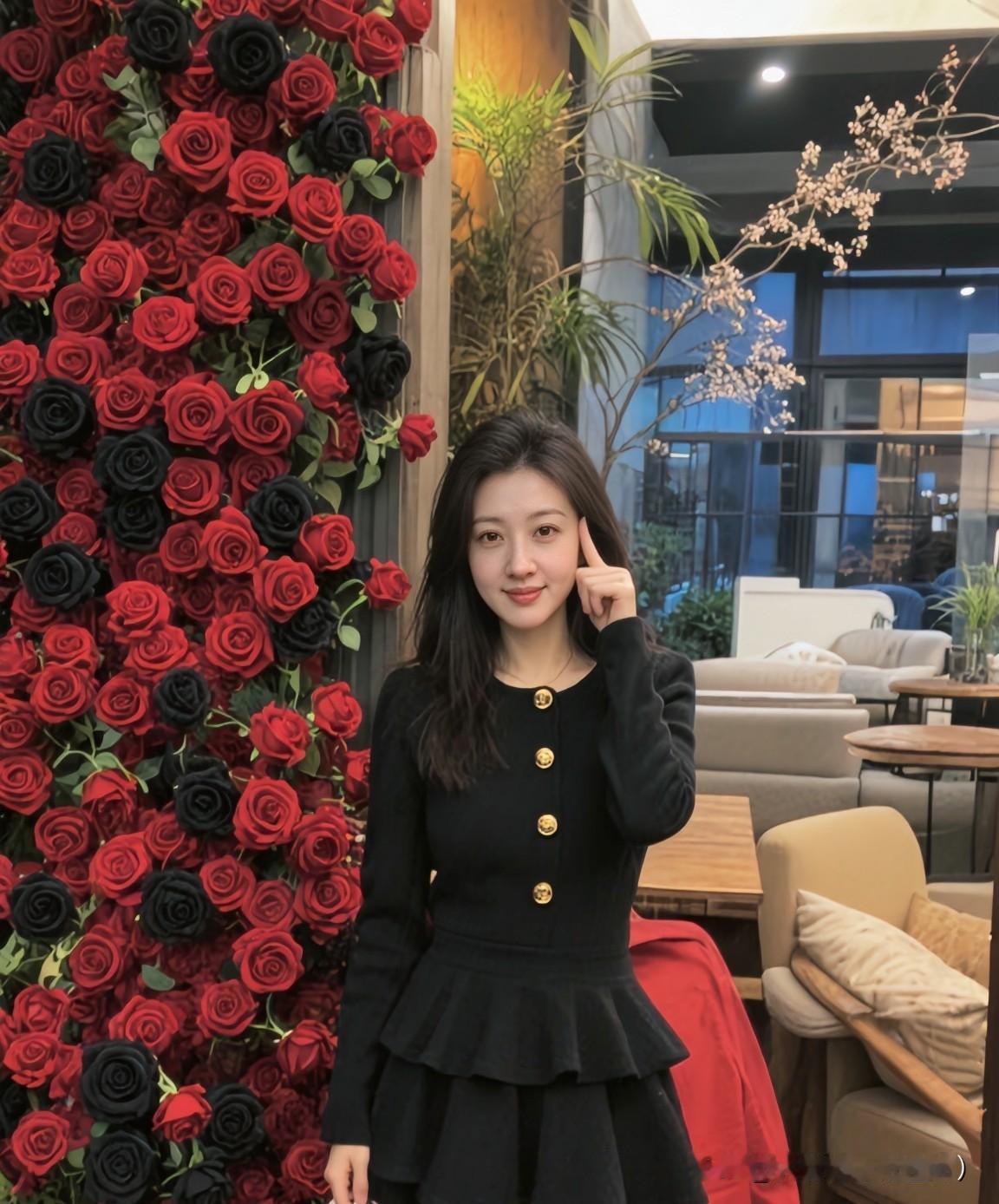 很多人喜欢你，可能因为你的外表漂亮，或者你说话机灵有趣。但这些喜欢往往带着