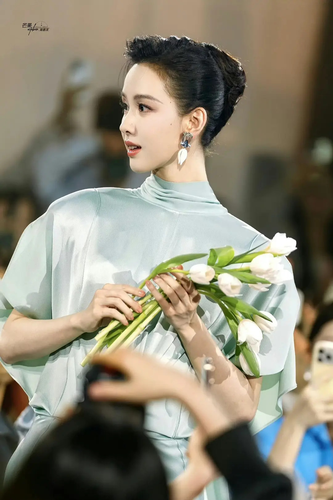 美萌婴儿vs干练妈咪陈都灵真的各种风格都驾驭得好棒