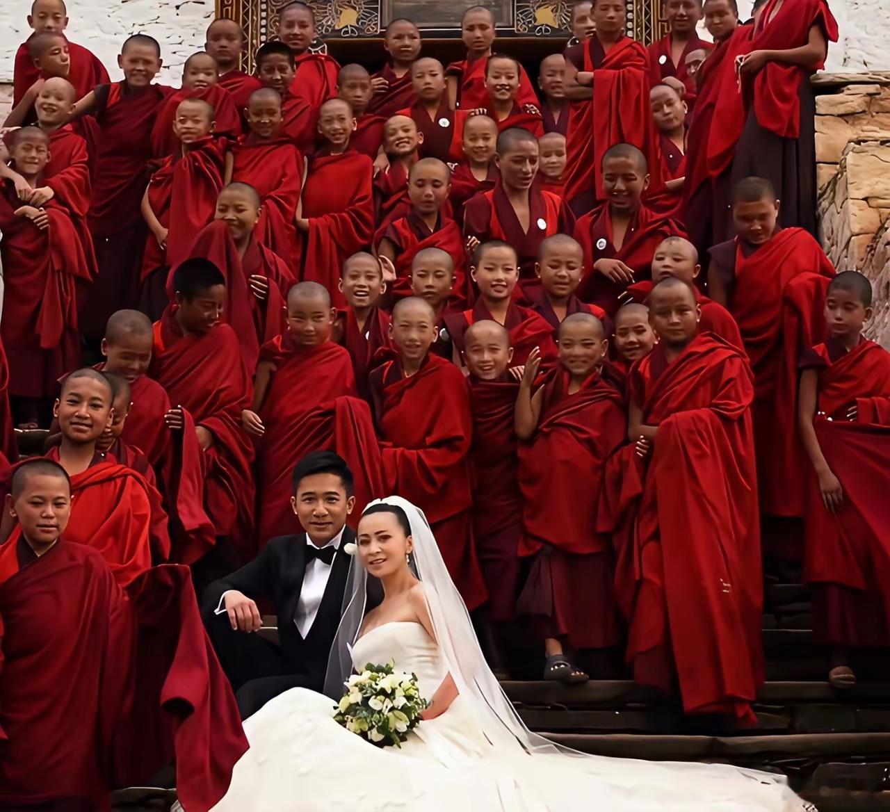 17年前刘嘉玲梁朝伟在不丹的婚礼，真的别有一番风情，神圣又浪漫。