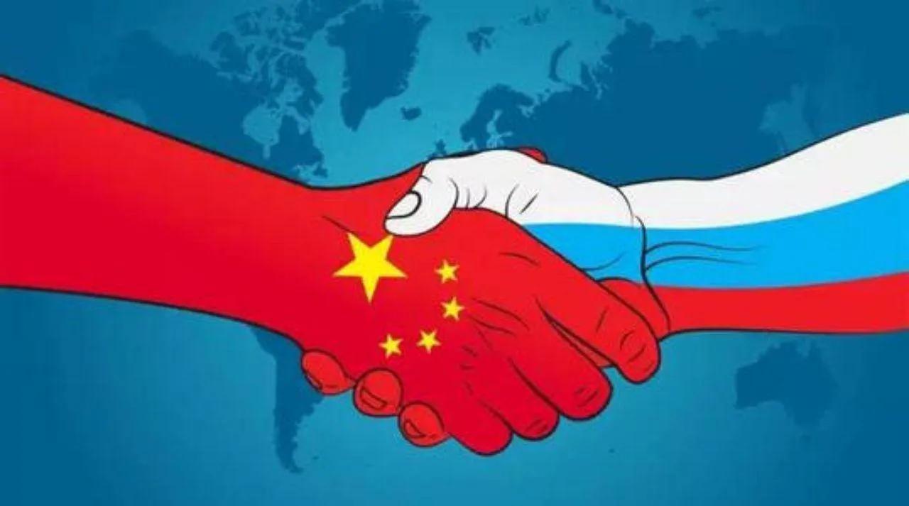 中美博弈，对等反制！1，美国说我们产能过剩。我们说美国美元过剩。2，美国卡