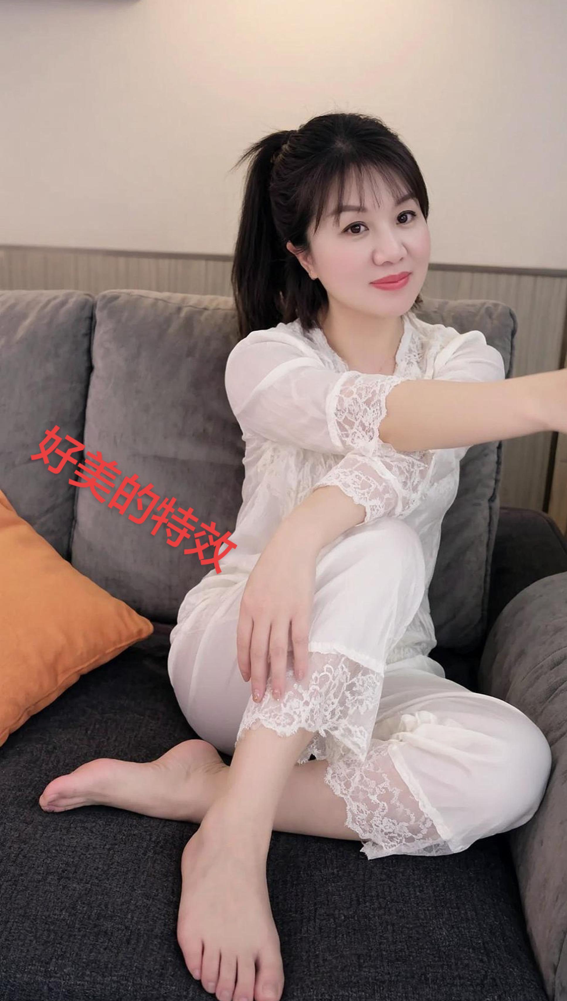 AI蕾丝居家写真