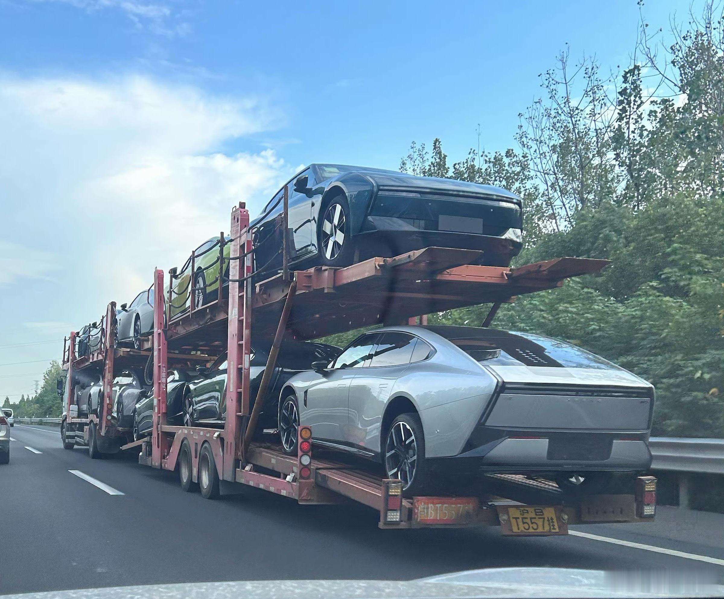 开学都开始交作业了，小鹏上月交付很行再使使劲就破4，G7破万，MONA超1.5万