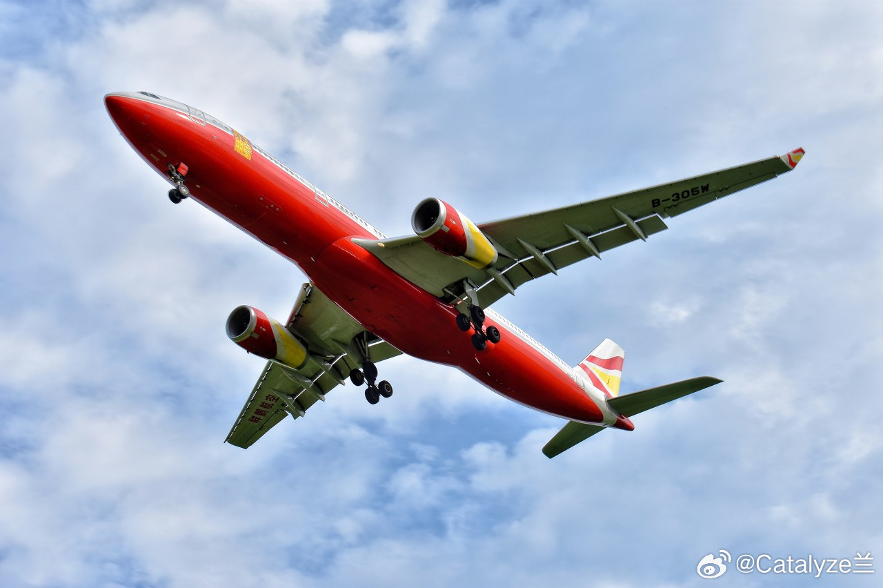 暑运旺季，祥鹏航空在大理放了大招——新开大理至青岛、济南、温州3条直飞，恢复大理
