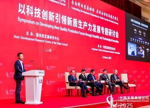 中国新能源车在国内卷疯了，但卷的方向有点偏2026年的中国新能源车市场，用一