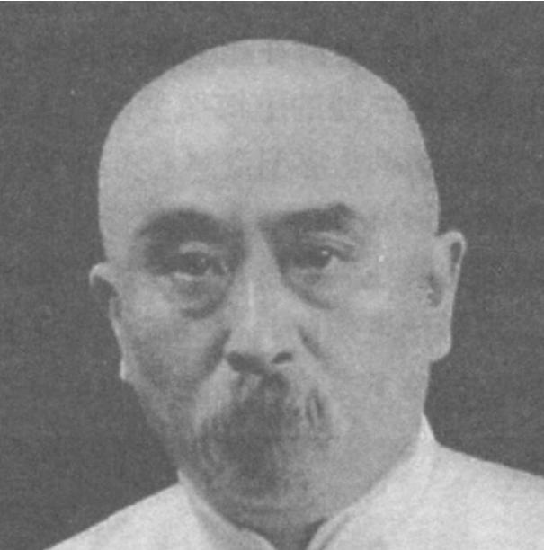 1910年，晚清神医自称梦到未来的新中国，没有租界和治外法权，到处高楼大厦，飞船