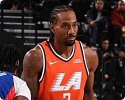 你敢信吗，莱昂纳德狂砍55分，创造3项记录！1、莱昂纳德今天全场26投17中