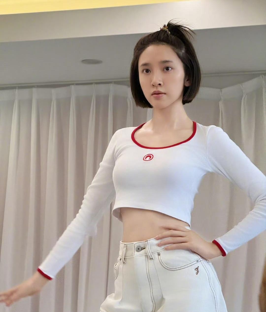 我的老天奶呀乘风2026唐艺昕她这个造型也太可爱了吧无论发型还是表情都可