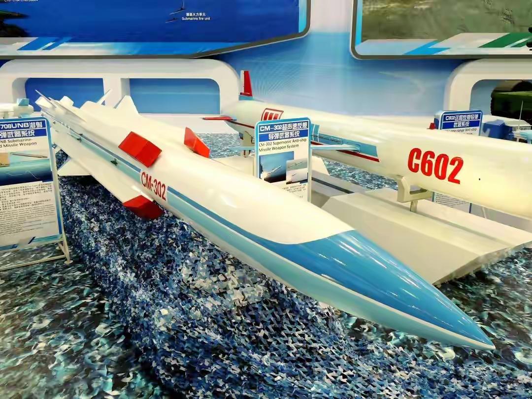 炸锅！特朗普100%关税封杀中国汽车，中美争端升级引爆黑天鹅家人们！全球贸