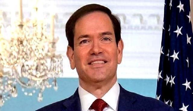 那个上了中方制裁名单的美国国务卿鲁比奥，竟然主动对王毅外长说：“我们得多聊聊，少