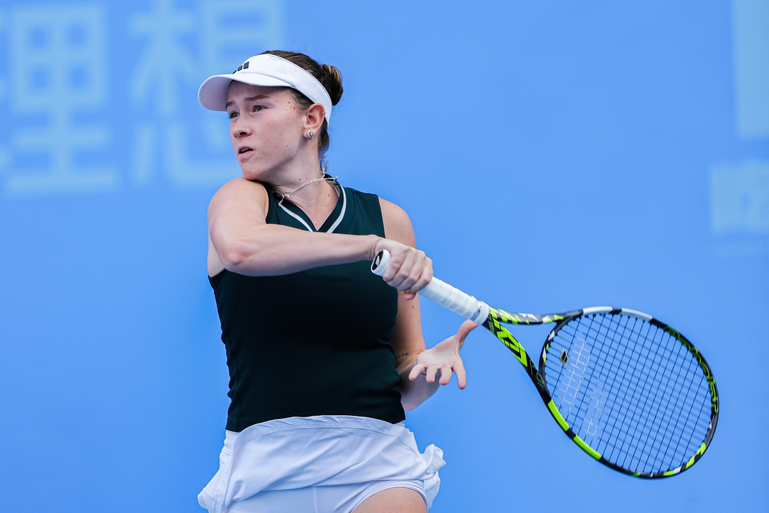 单打1/4决赛,捷克选手萨尔科娃以6-36-4击败白卓璇,职业生涯首次跻身巡回