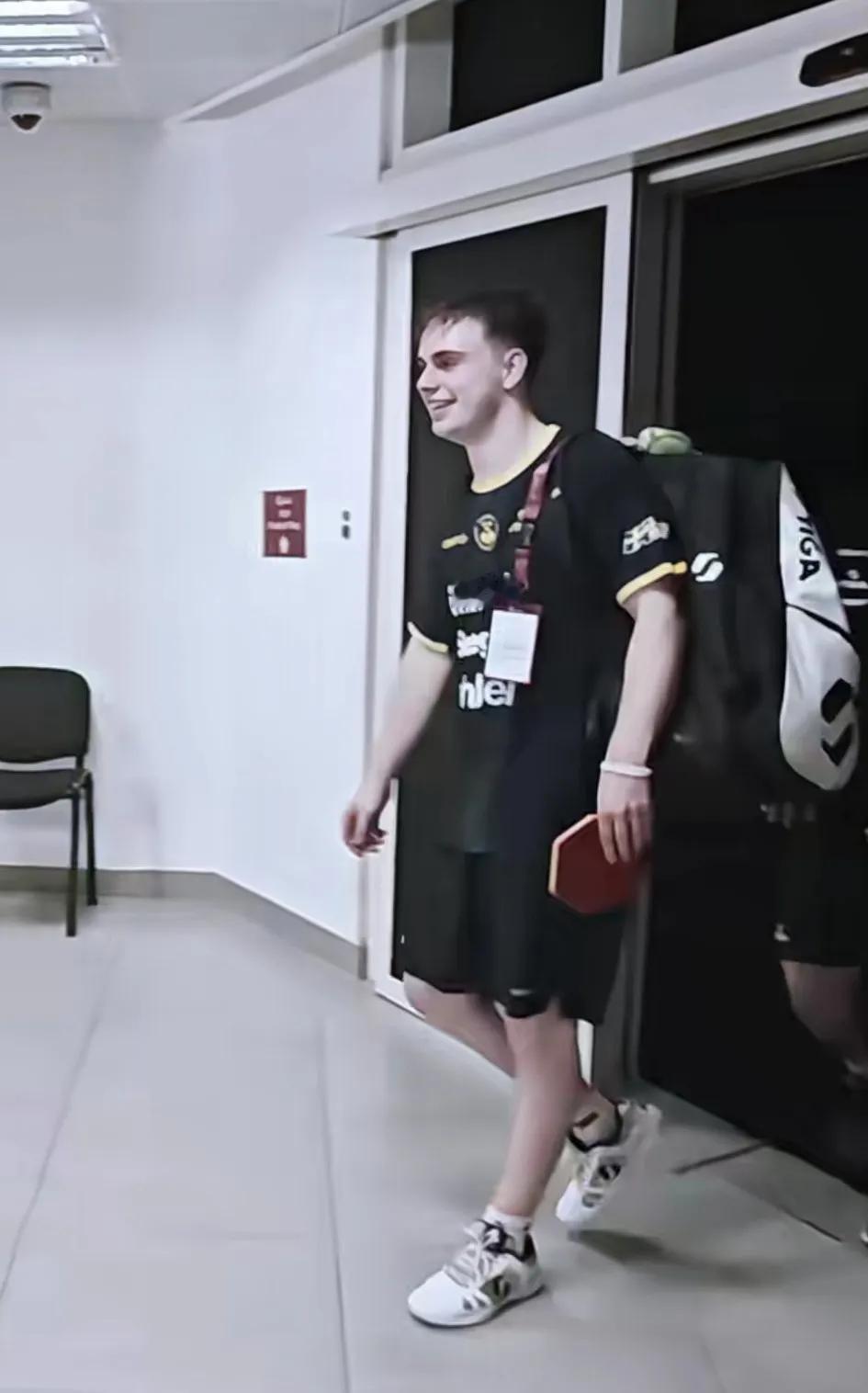 这么帅的男人，是谁家白菜的他也创造了瑞典乒乓球的神话关键时刻毫不手软，值得学