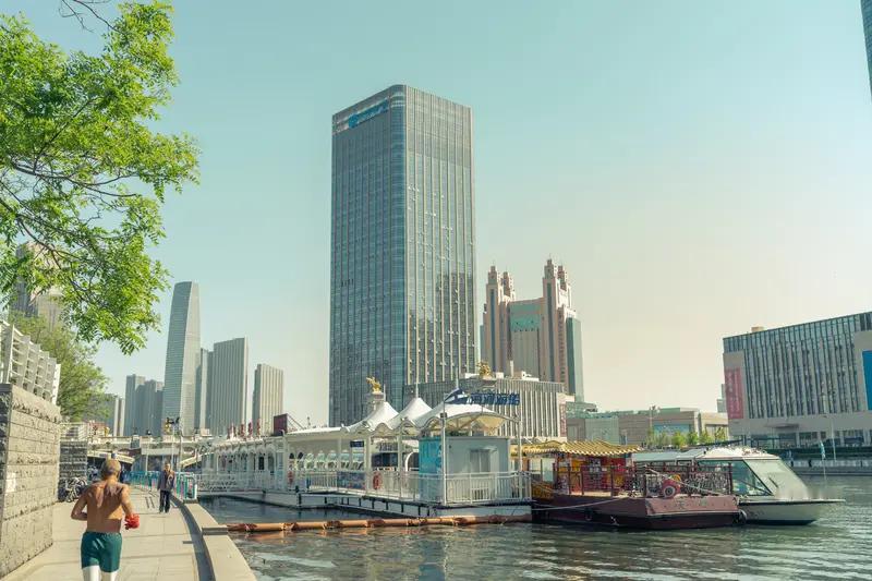 晒出你的本地生活逃离北上广内卷后，才发现天津才是宜居天花板。不用被高房价压垮，不