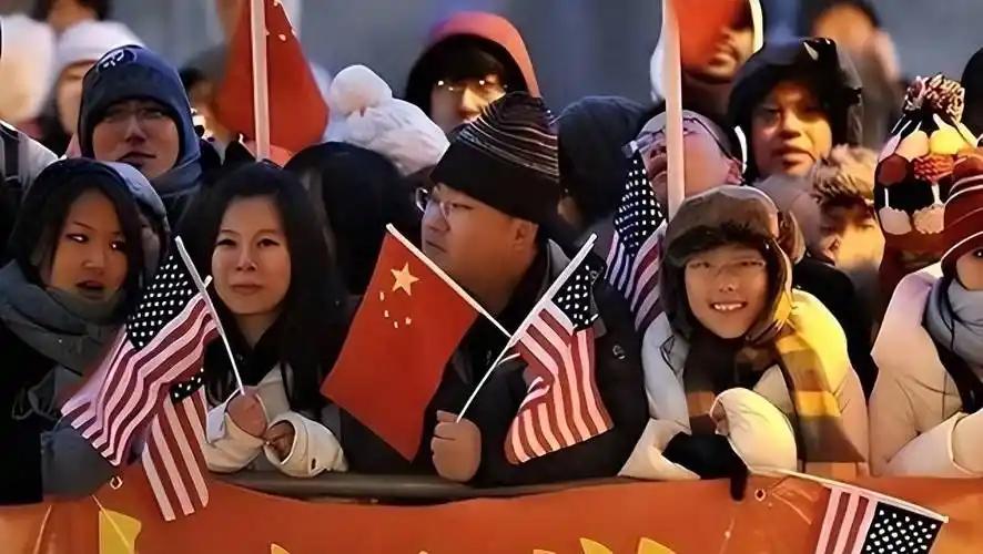 全员叫嚣却全员认怂！美媒集体炒作中美冲突谬论，看似凶狠实则步步挖坑。美国多家