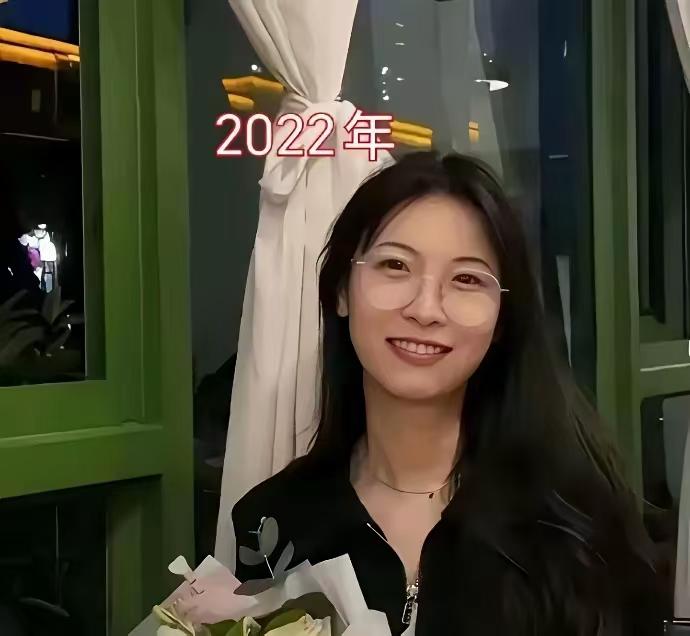 都说老师是太阳底下最光辉的职业，可我看我家孩子班主任，简直是“渡劫”现场！