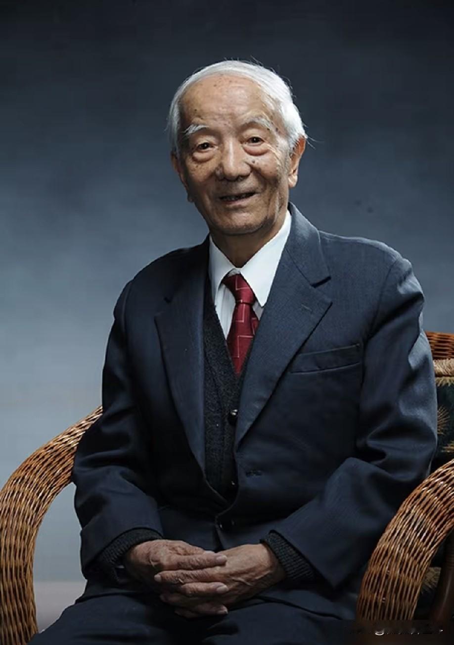 我的天！大人物怎么扎堆去世？昨天是郭兰英和朱公，今天竟然又传来噩耗，“两弹一