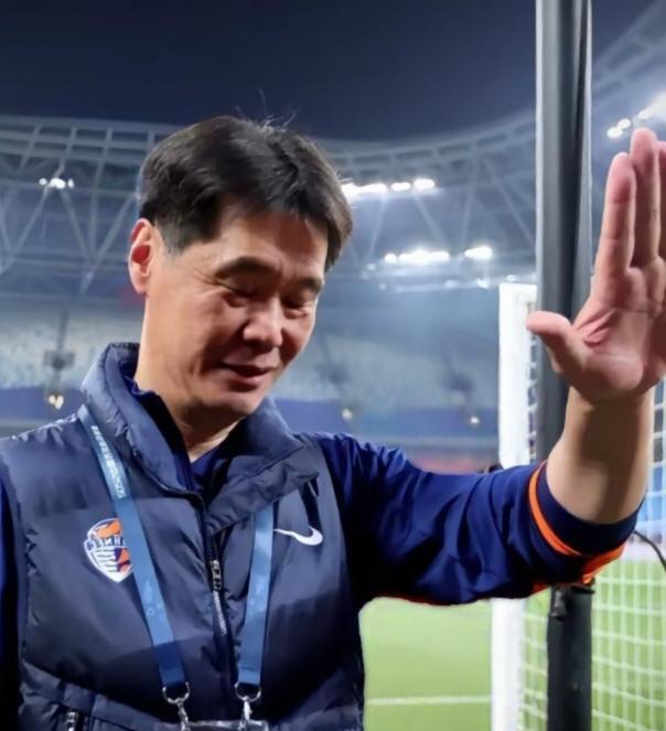 李霄鹏的执教并不算成功啊。都不及邵佳一，韩鹏等新秀教练。在以往泰山队也好，国