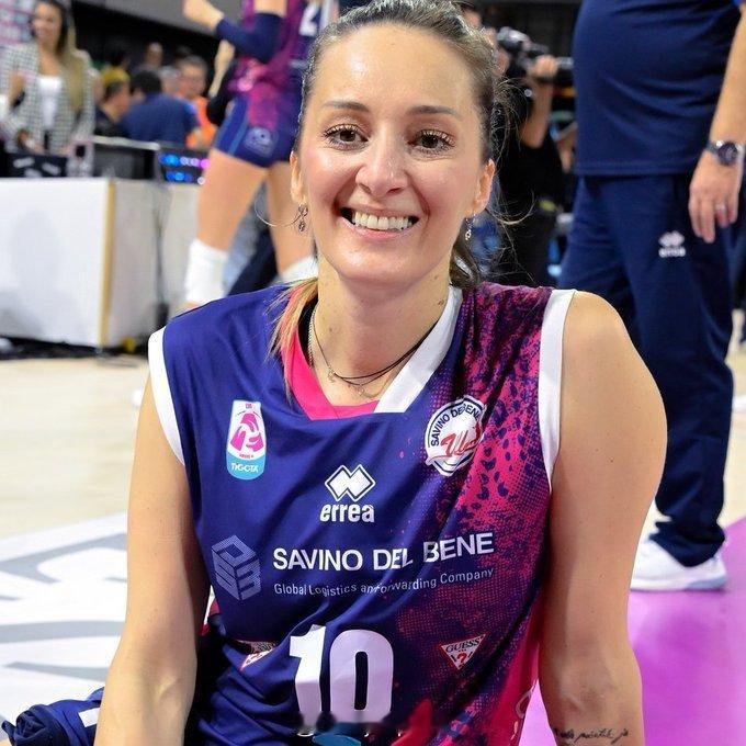 【奥格年诺维奇还将再打一个赛季】国际排坛动态41岁的奥格年诺维奇在世俱杯期间接