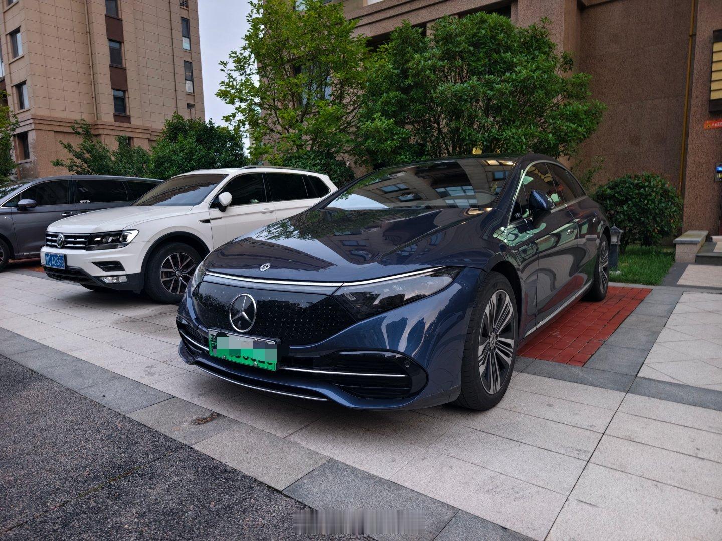 奔驰EQS从指导价来看，产品力不好评价。倘若以市场终端优惠后的价格来看，那就很