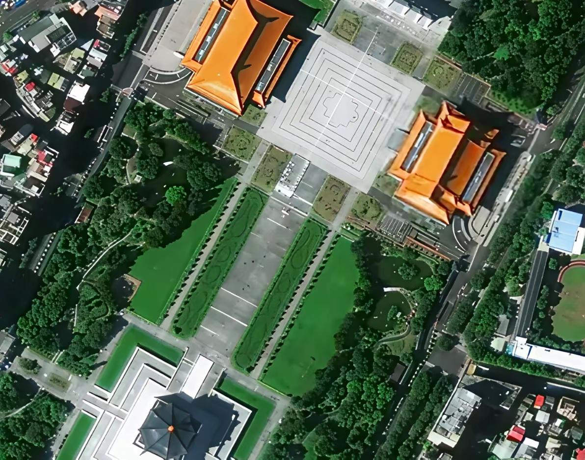 对面的,喜欢不喜欢长光卫星今天送给你们的光复日礼物啊!台北市呀,阿里山呢,日月