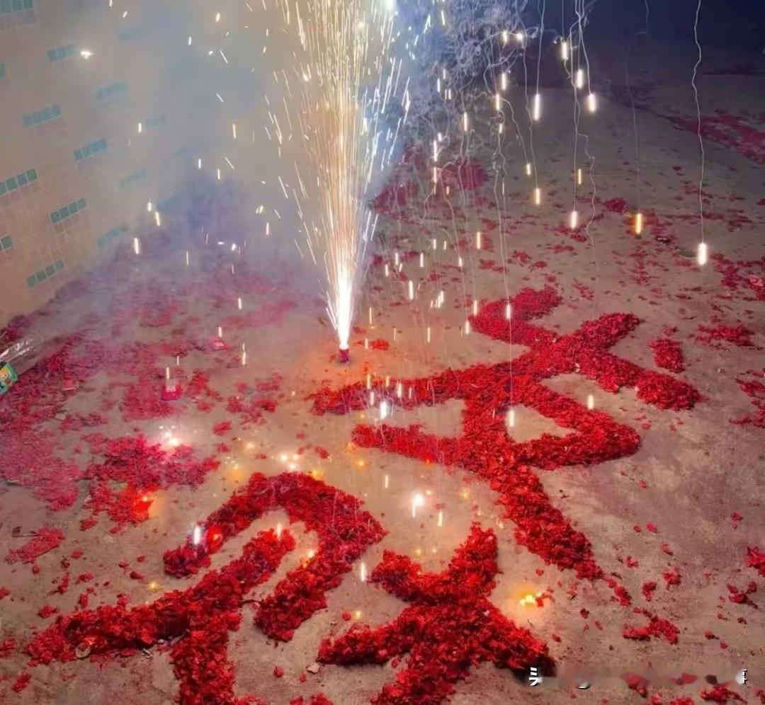 今天是丙午马年，农历大年初一，新岁启封，马跃新程，愿你、愿我、愿你我，在新的一年