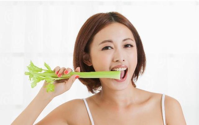 芹菜叶子能吃吗? 怎么做才好吃?