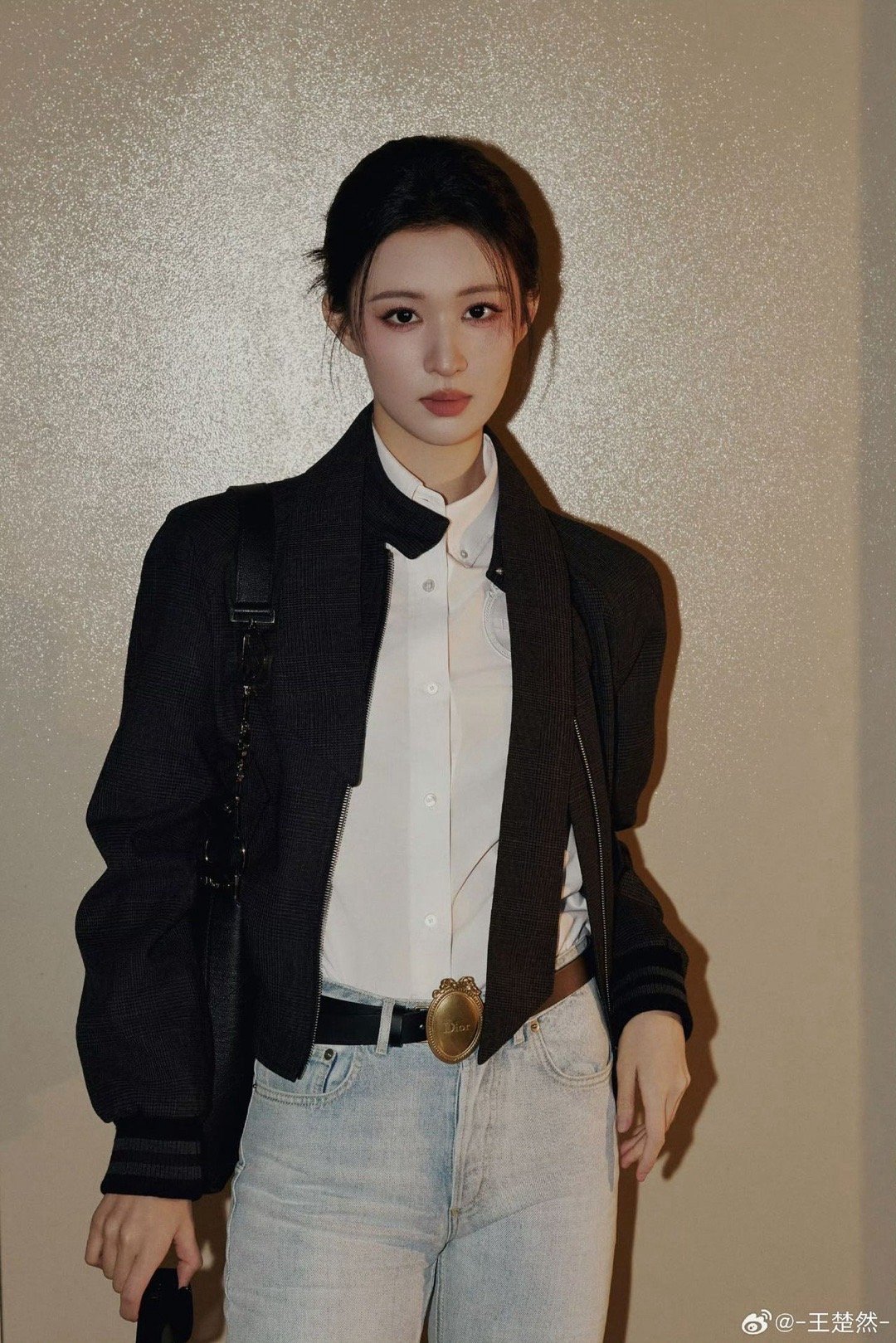 女装牛仔裤也没有放过王楚然王楚然都拯救不了的牛仔裤，我们普通人穿上得啥样啊假胯