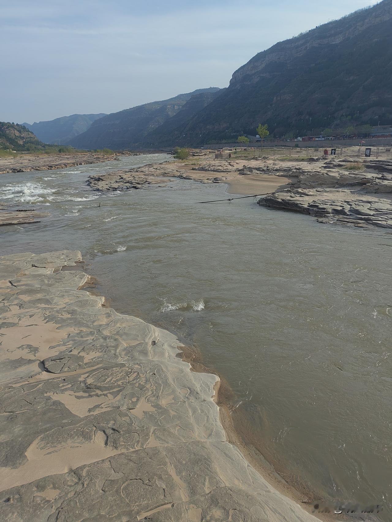 黄河壶口瀑布（山西临汾）把自己想象成一名战地记者，不身临其境，不知其场面的