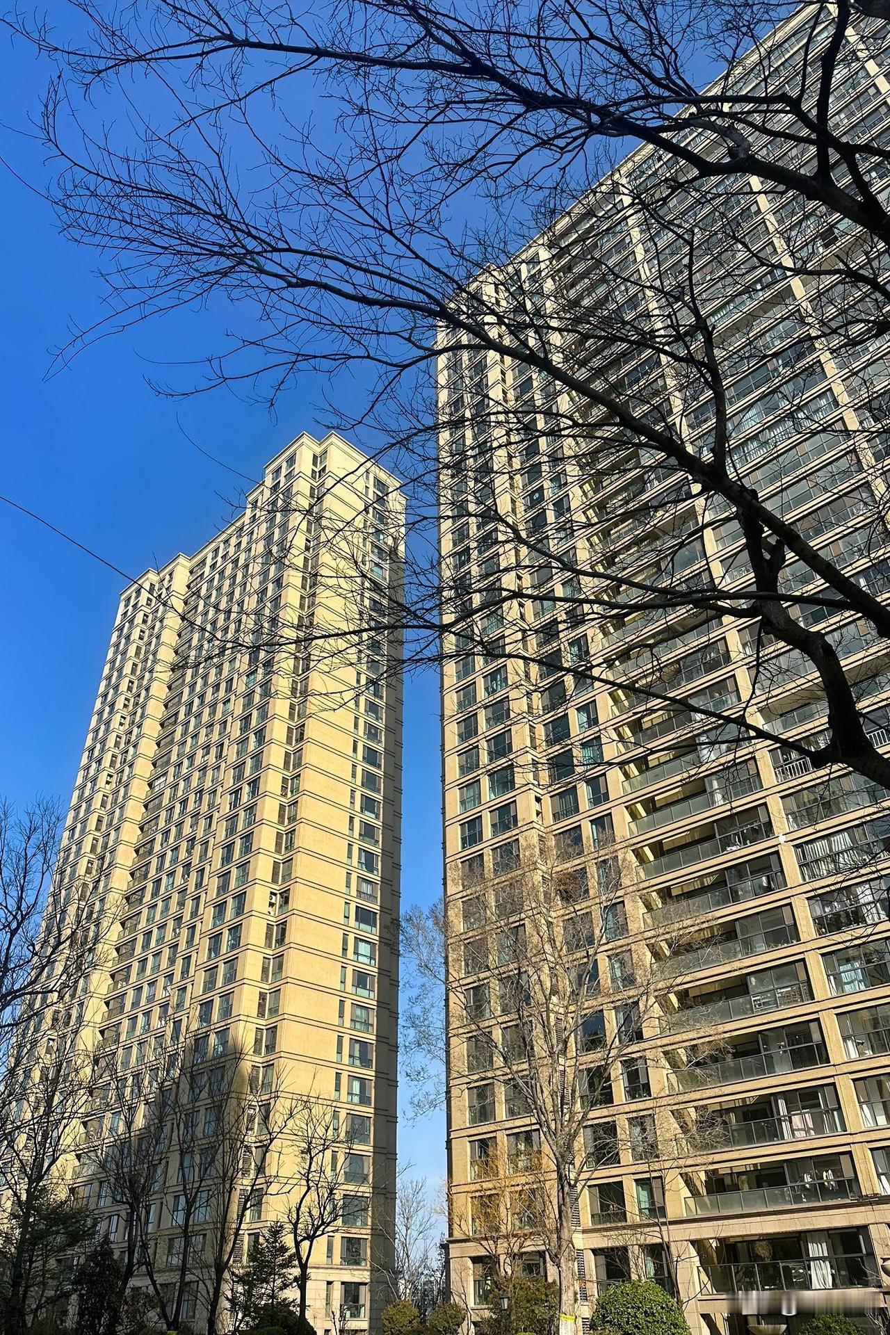 很多人问我说，今明两年，还适不适合买房？看完我这篇解释，你就懂了。说个现实，